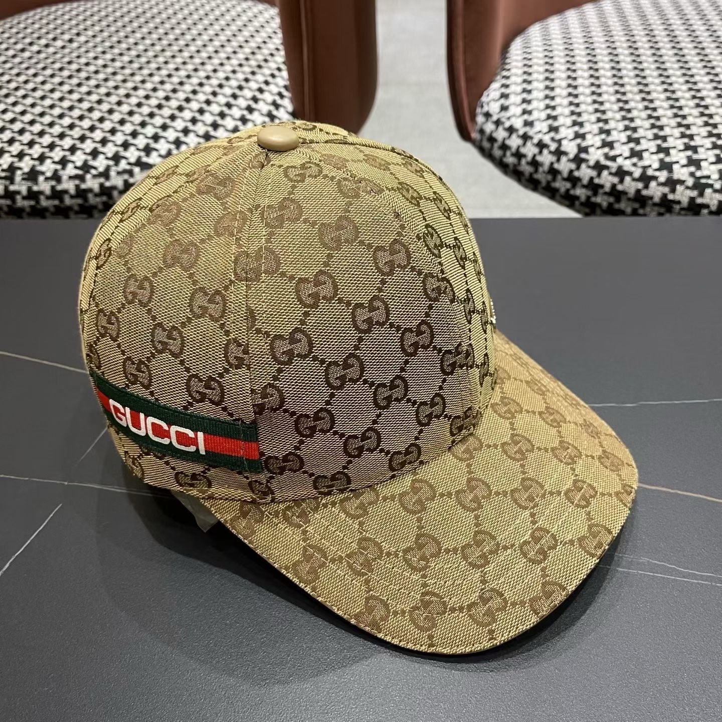 Gucci(古奇)新款原单棒球帽， 北面刺绣！专柜1:1，进口帆布+代购热门，男女可用百搭款，质量超赞！