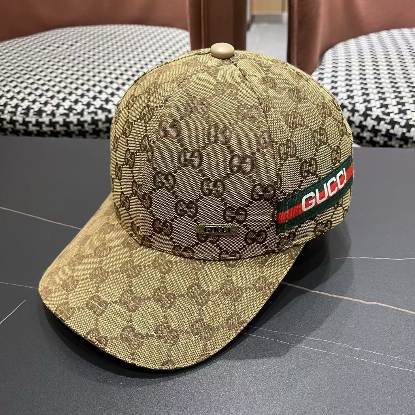 Gucci(古奇)新款原单棒球帽， 北面刺绣！专柜1:1，进口帆布+代购热门，男女可用百搭款，质量超赞！