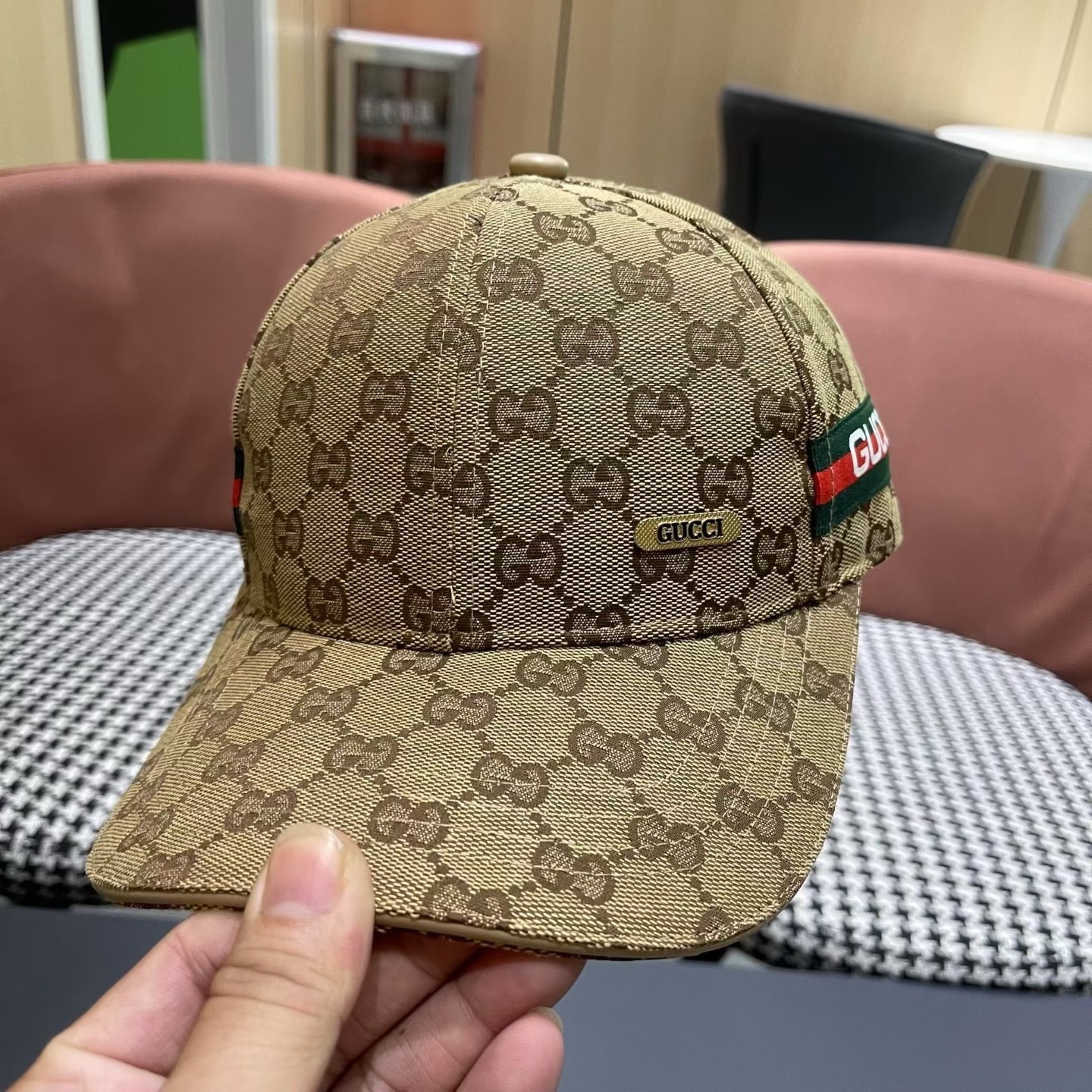 Gucci(古奇)新款原单棒球帽， 北面刺绣！专柜1:1，进口帆布+代购热门，男女可用百搭款，质量超赞！