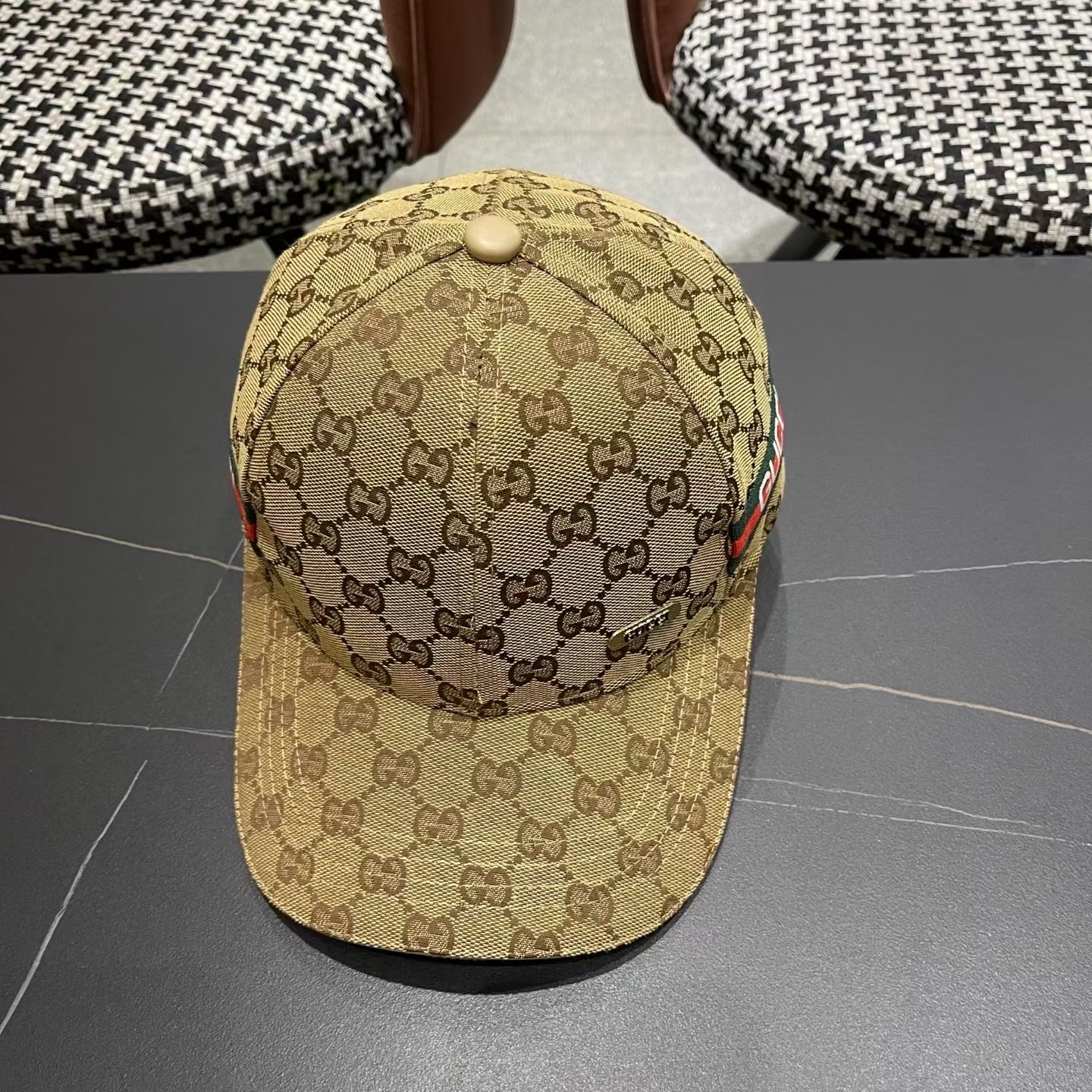 Gucci(古奇)新款原单棒球帽， 北面刺绣！专柜1:1，进口帆布+代购热门，男女可用百搭款，质量超赞！