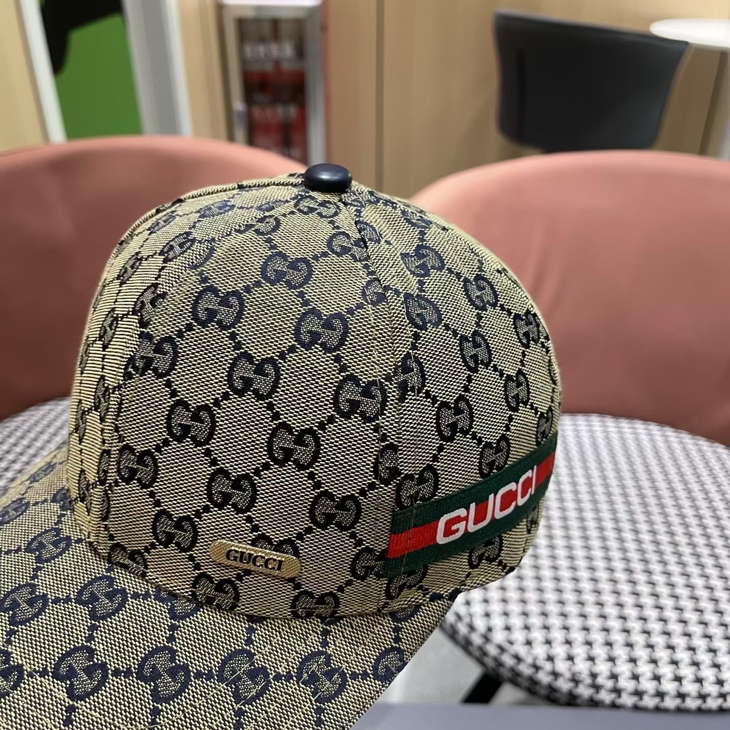 Gucci(古奇)新款原单棒球帽， 北面刺绣！专柜1:1，进口帆布+代购热门，男女可用百搭款，质量超赞！