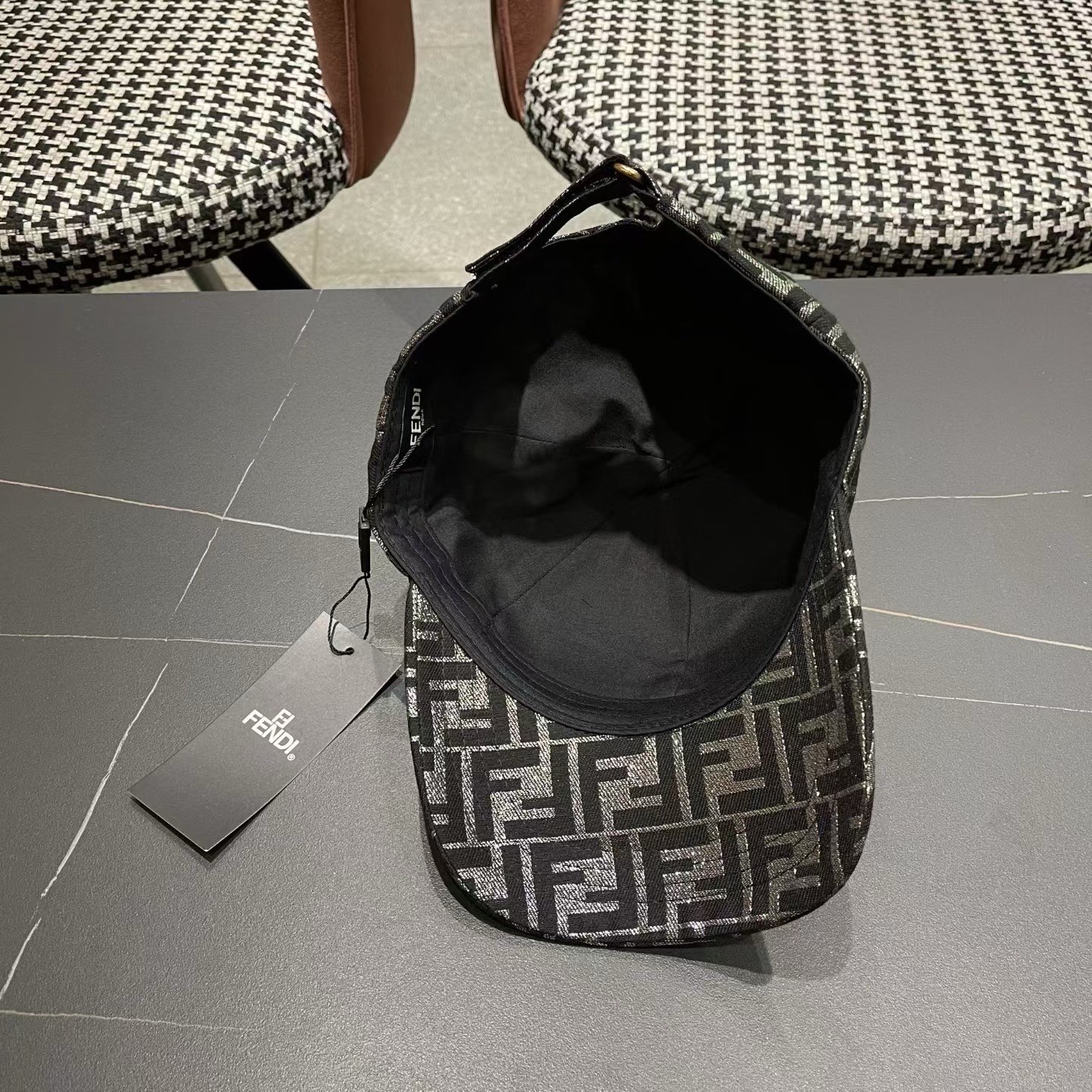 P FENDI芬迪 系列棒球帽🧢 经典FF中古单品，气质穿搭单品，质量杠杠