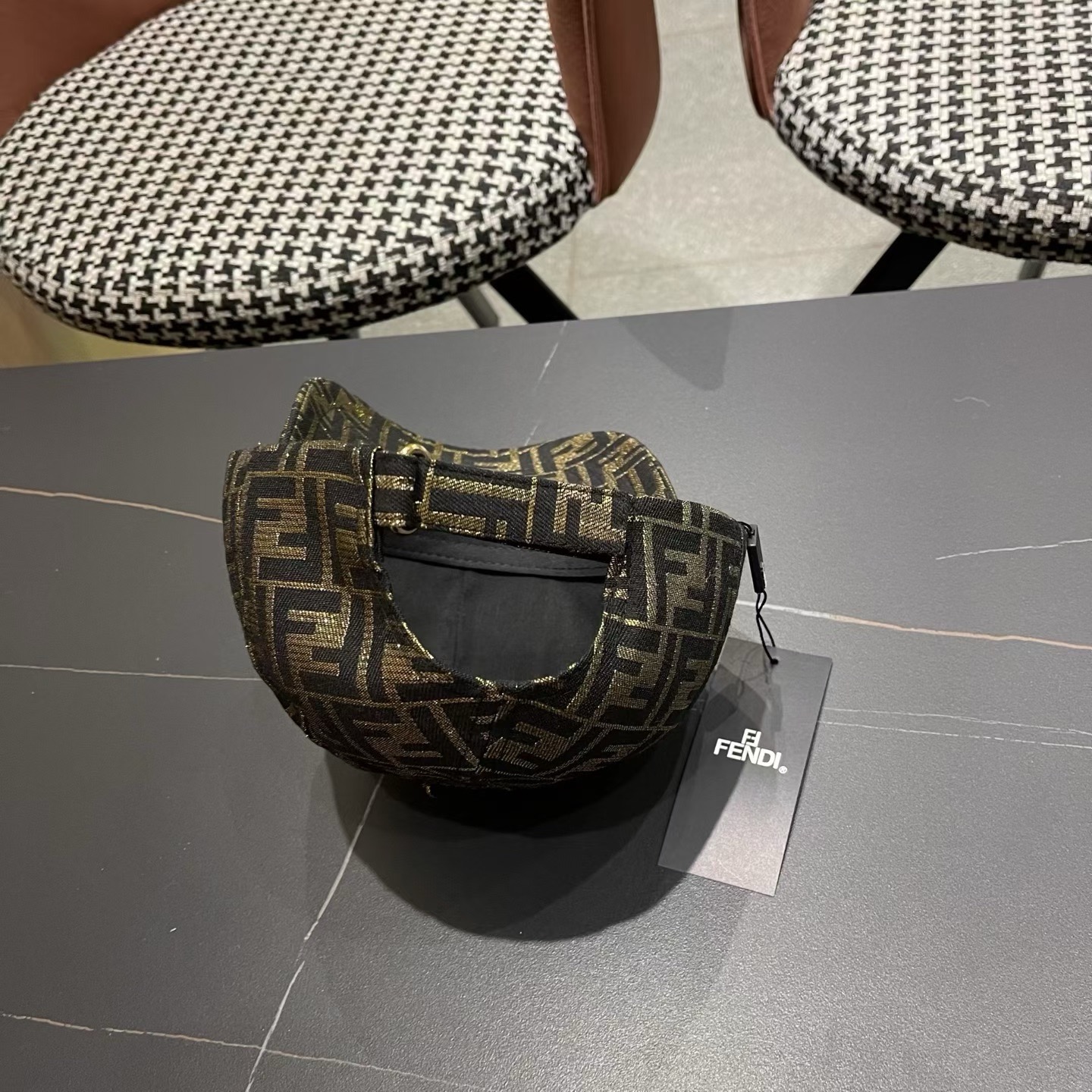 FENDI芬迪 系列棒球帽🧢 经典FF中古单品，气质穿搭单品，质量杠杠