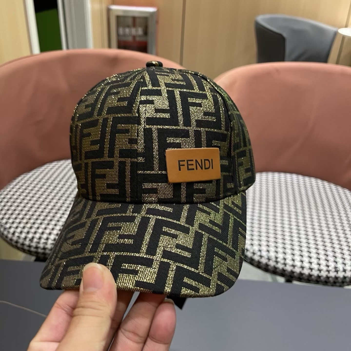 FENDI芬迪 系列棒球帽🧢 经典FF中古单品，气质穿搭单品，质量杠杠