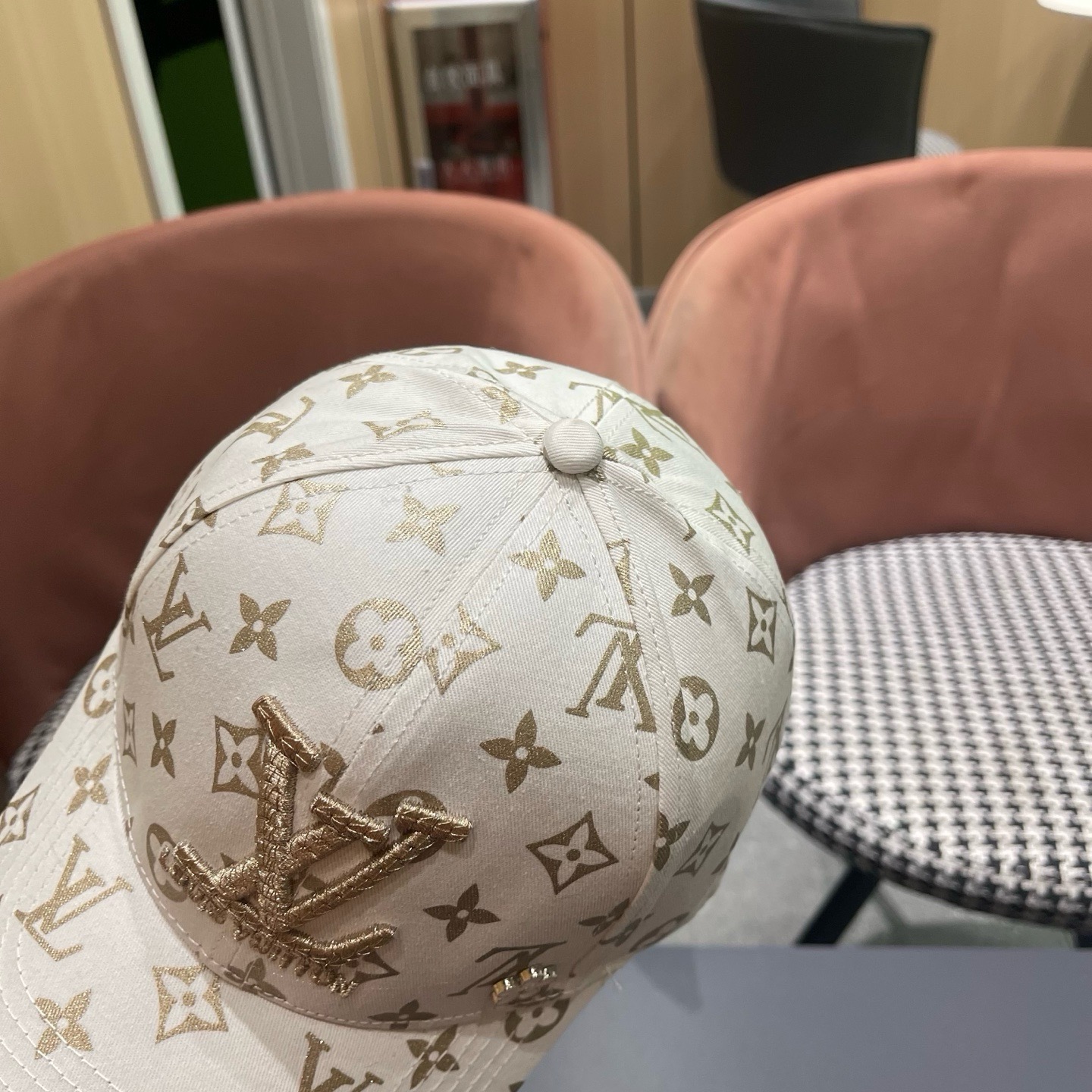 🧢LV路易威登🧢 官网高版出货，经典棒球帽，非常经典的经典，流行的复古美，四季可用，出门必备，非常显脸小