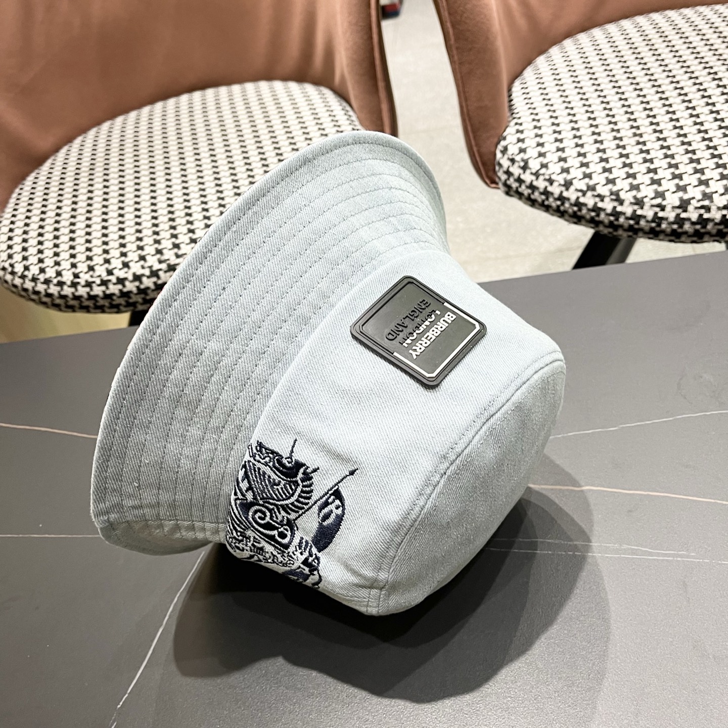 巴宝莉Burberry 2025原单新款牛仔渔夫帽 经典战马简约刺绣原单新品，超喜欢🥰火爆