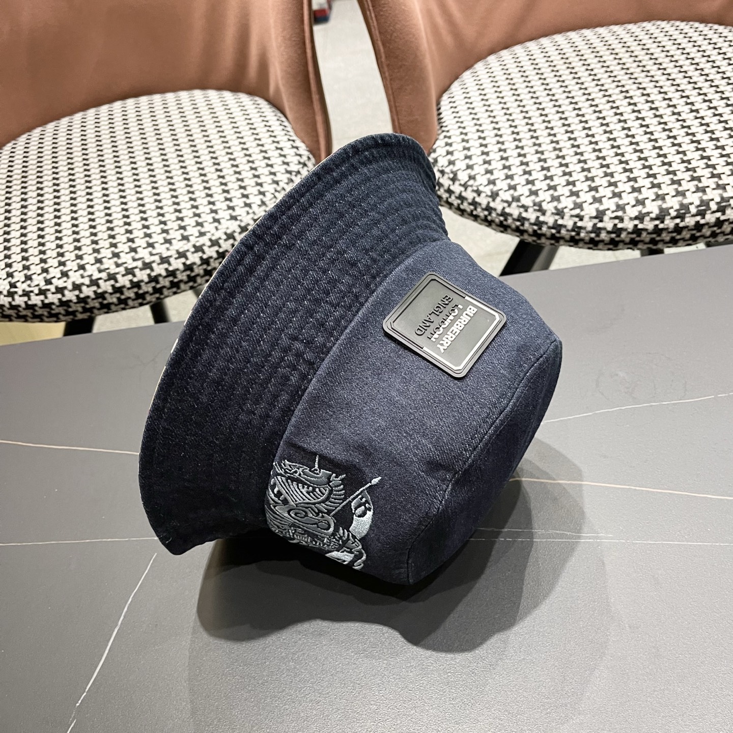 巴宝莉Burberry 2025原单新款牛仔渔夫帽 经典战马简约刺绣原单新品，超喜欢🥰火爆