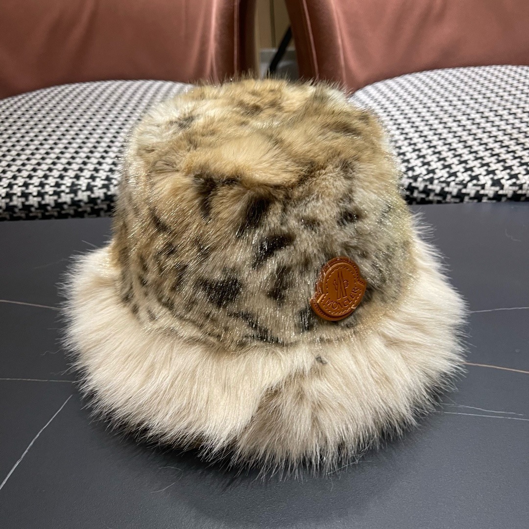 蒙囗MONCLER 秋冬日系网红豹纹毛绒渔夫帽女保暖东北蒙古帽显脸小帽潮