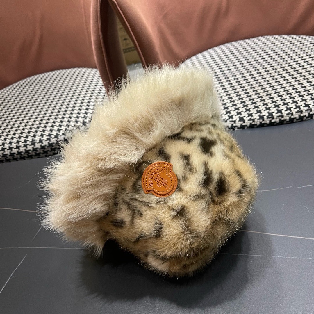 蒙囗MONCLER 秋冬日系网红豹纹毛绒渔夫帽女保暖东北蒙古帽显脸小帽潮
