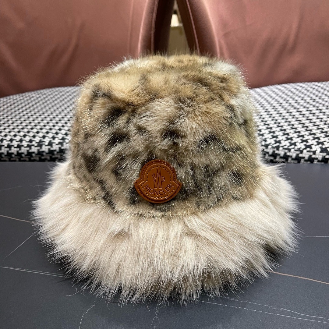 蒙囗MONCLER 秋冬日系网红豹纹毛绒渔夫帽女保暖东北蒙古帽显脸小帽潮