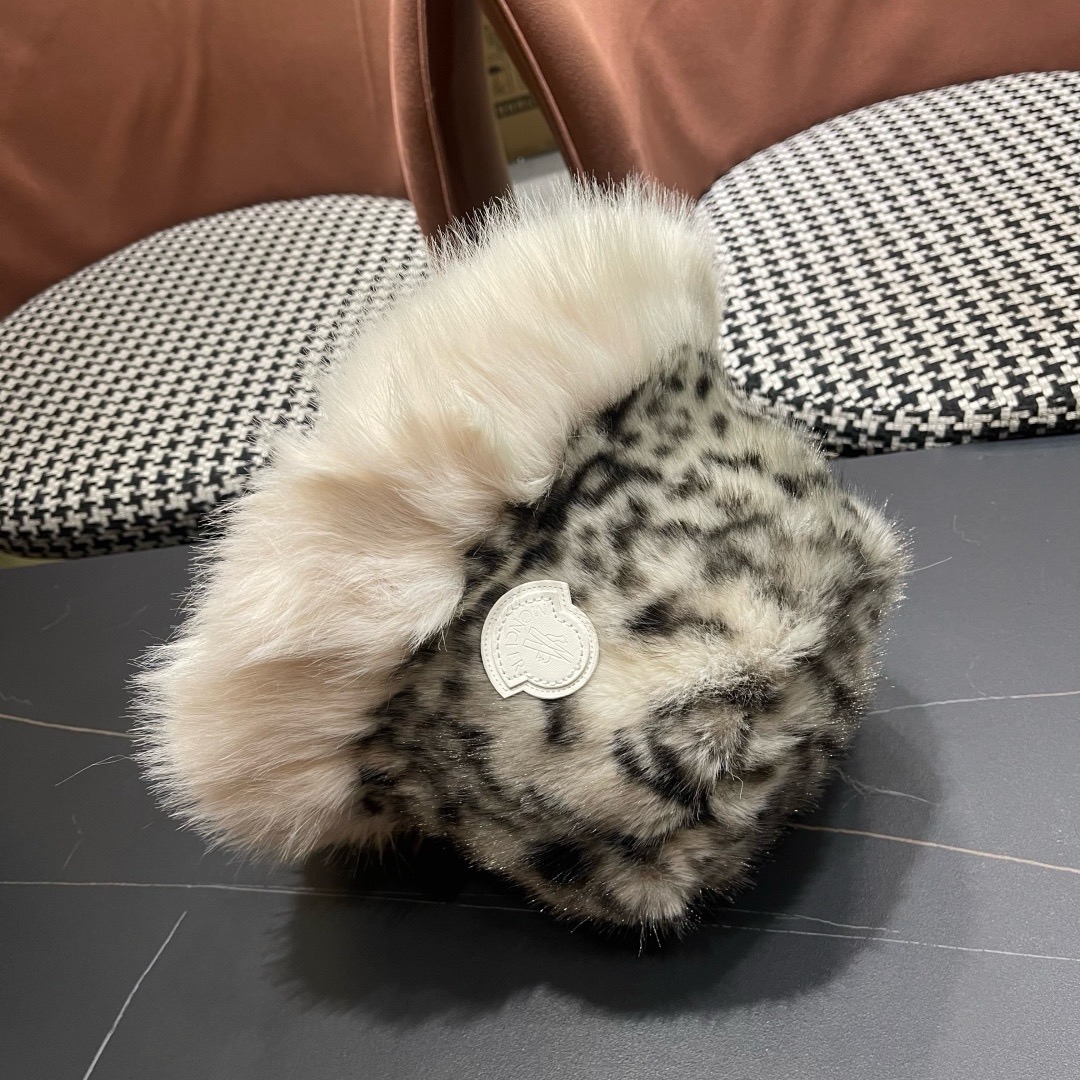 蒙囗MONCLER 秋冬日系网红豹纹毛绒渔夫帽女保暖东北蒙古帽显脸小帽潮