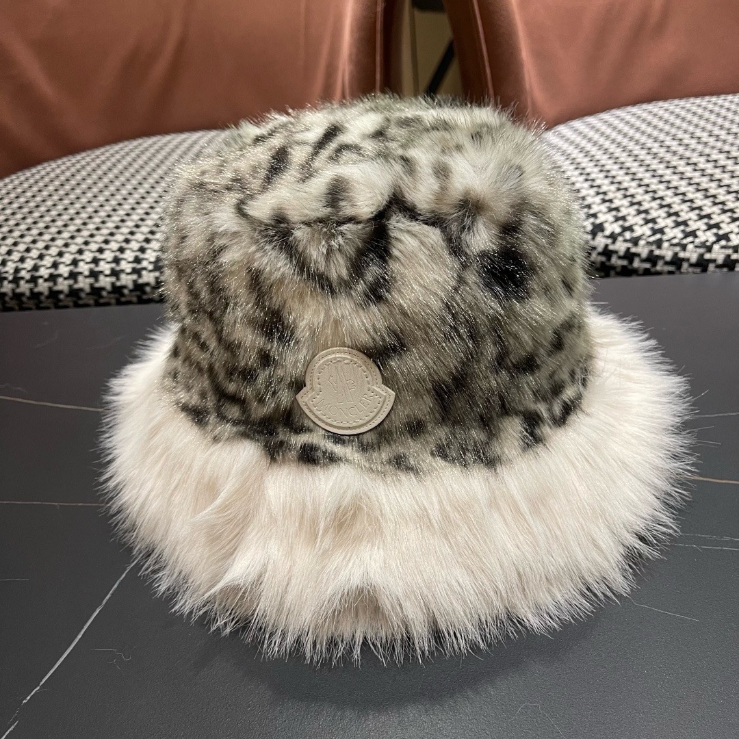 蒙囗MONCLER 秋冬日系网红豹纹毛绒渔夫帽女保暖东北蒙古帽显脸小帽潮