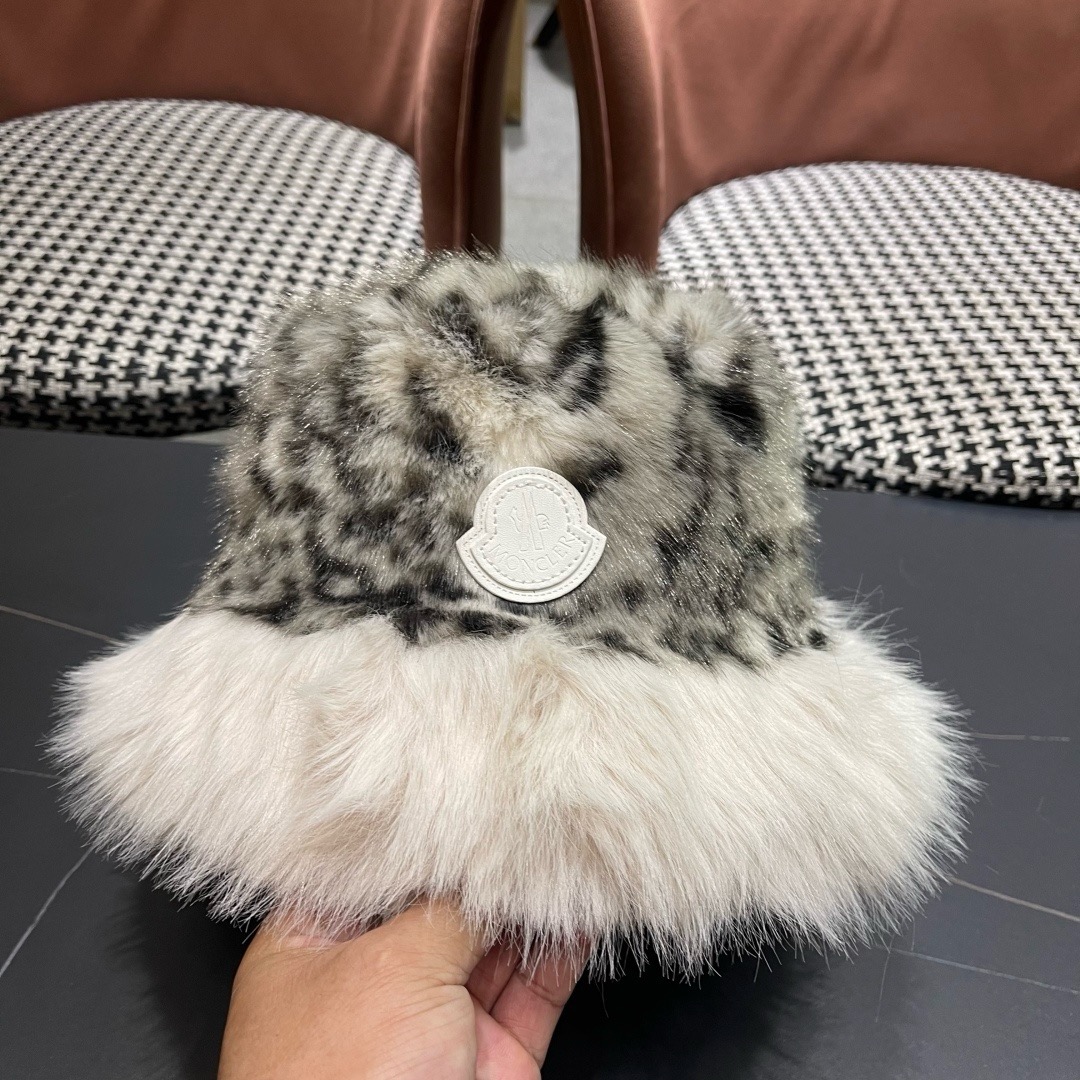 蒙囗MONCLER 秋冬日系网红豹纹毛绒渔夫帽女保暖东北蒙古帽显脸小帽潮