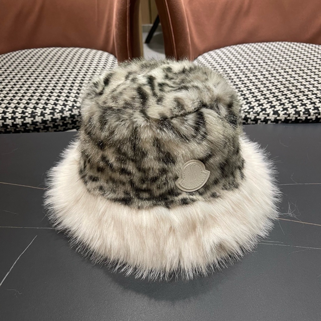 蒙囗MONCLER 秋冬日系网红豹纹毛绒渔夫帽女保暖东北蒙古帽显脸小帽潮