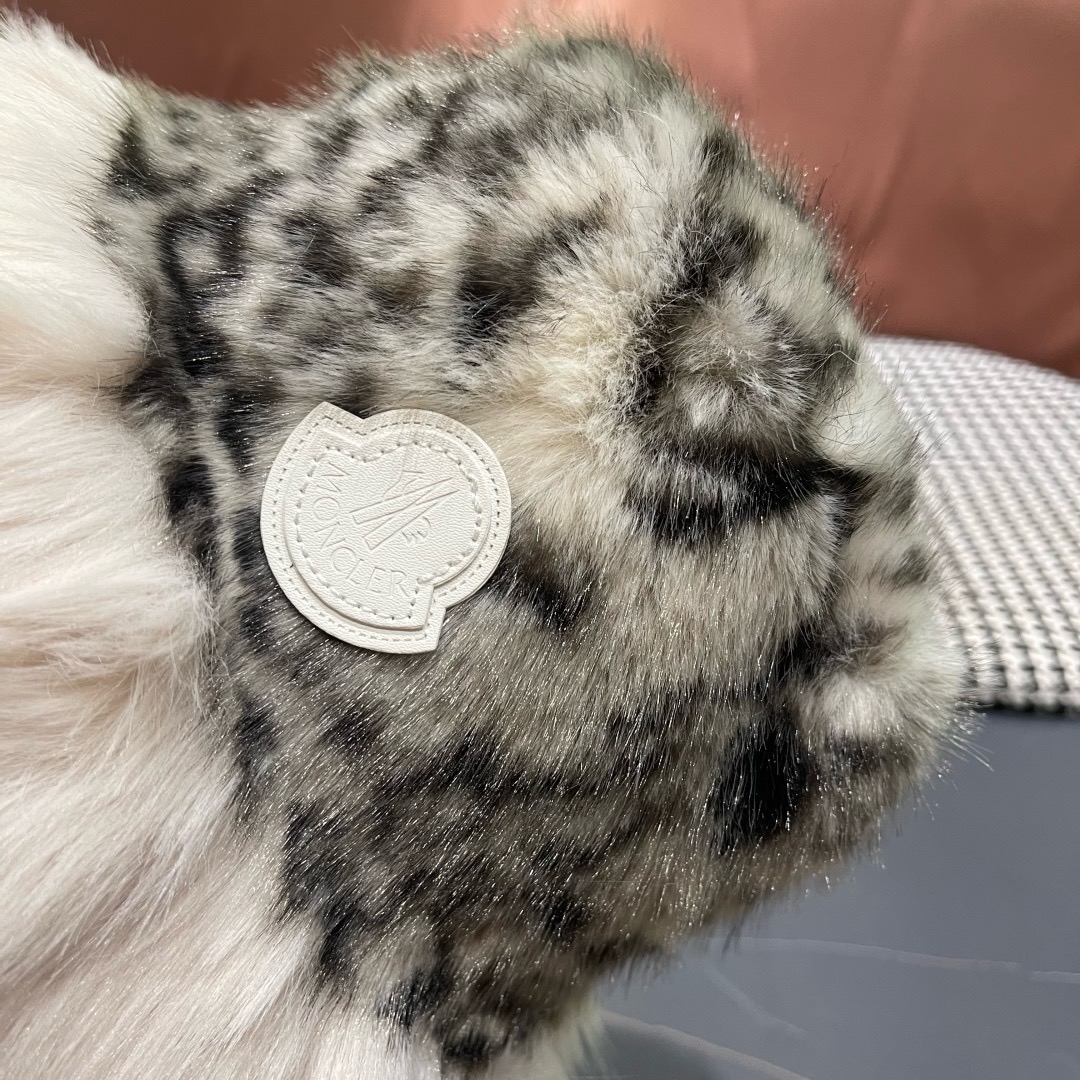 蒙囗MONCLER 秋冬日系网红豹纹毛绒渔夫帽女保暖东北蒙古帽显脸小帽潮