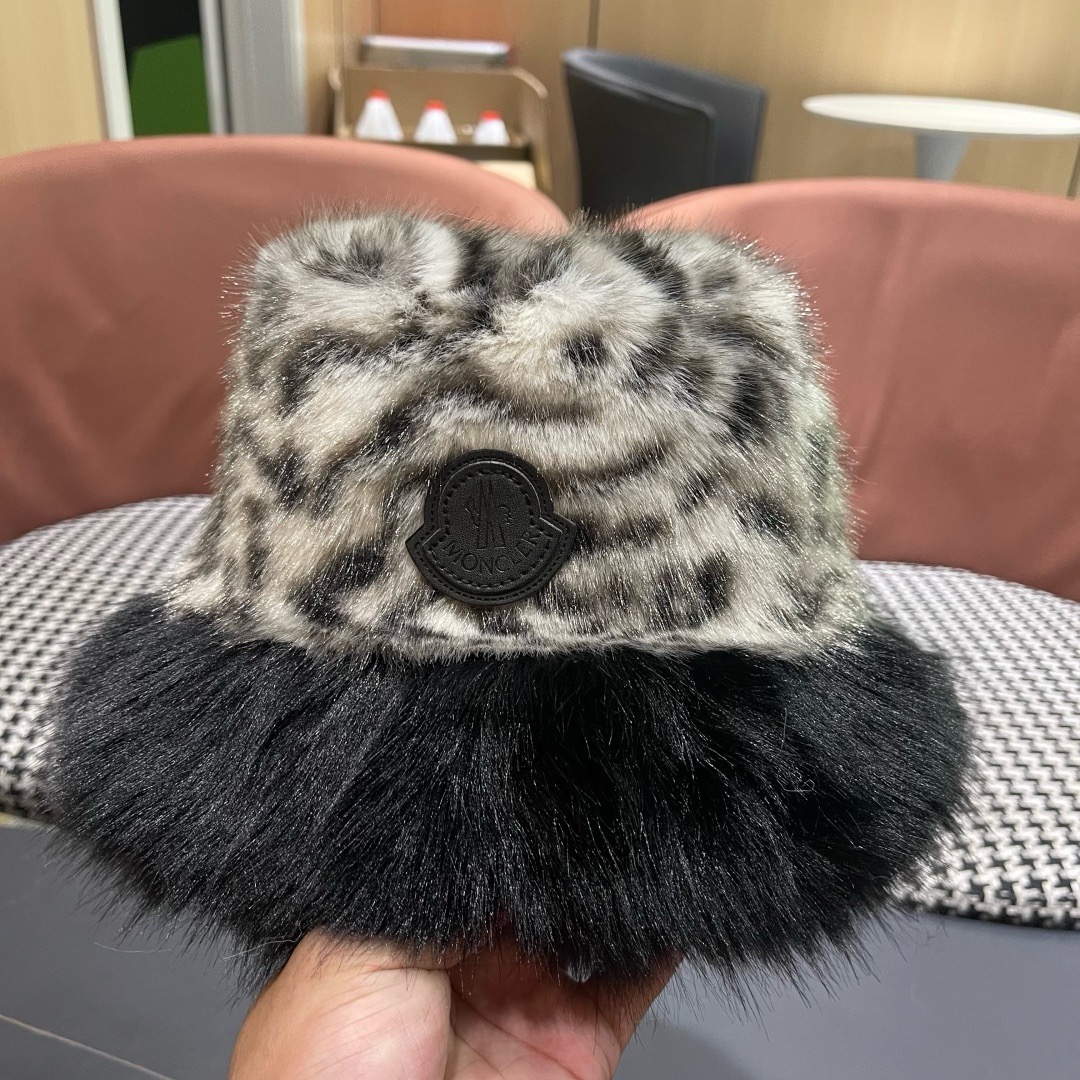 蒙囗MONCLER 秋冬日系网红豹纹毛绒渔夫帽女保暖东北蒙古帽显脸小帽潮