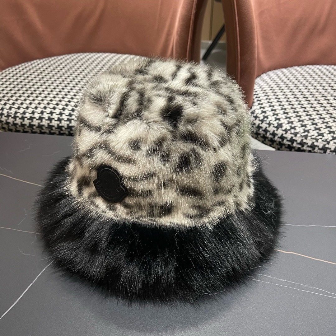 蒙囗MONCLER 秋冬日系网红豹纹毛绒渔夫帽女保暖东北蒙古帽显脸小帽潮
