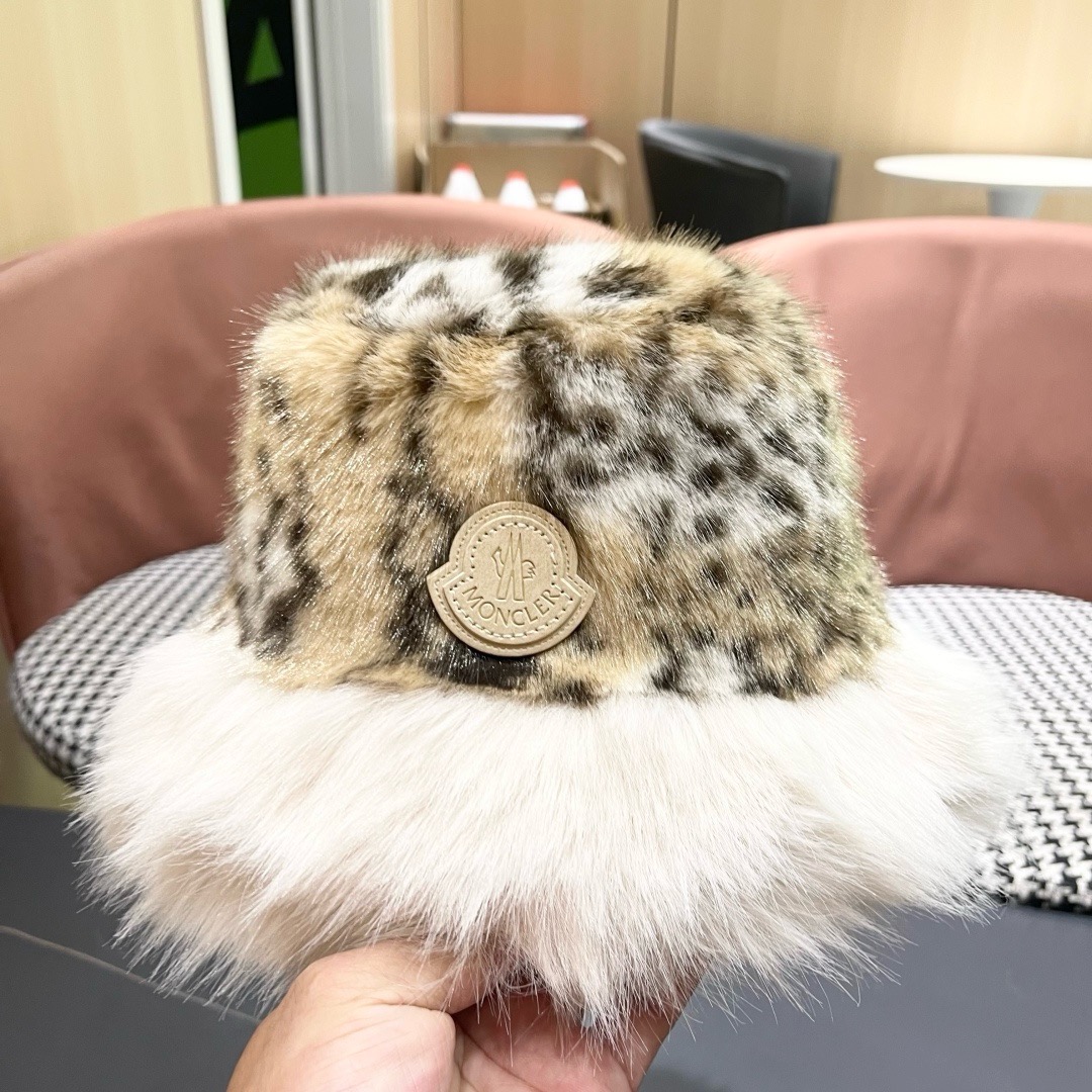 蒙囗MONCLER 秋冬日系网红豹纹毛绒渔夫帽女保暖东北蒙古帽显脸小帽潮