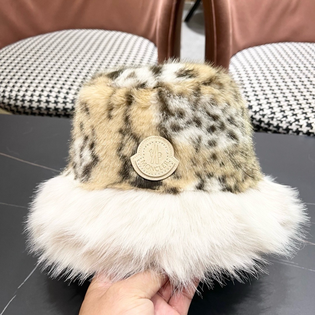 蒙囗MONCLER 秋冬日系网红豹纹毛绒渔夫帽女保暖东北蒙古帽显脸小帽潮