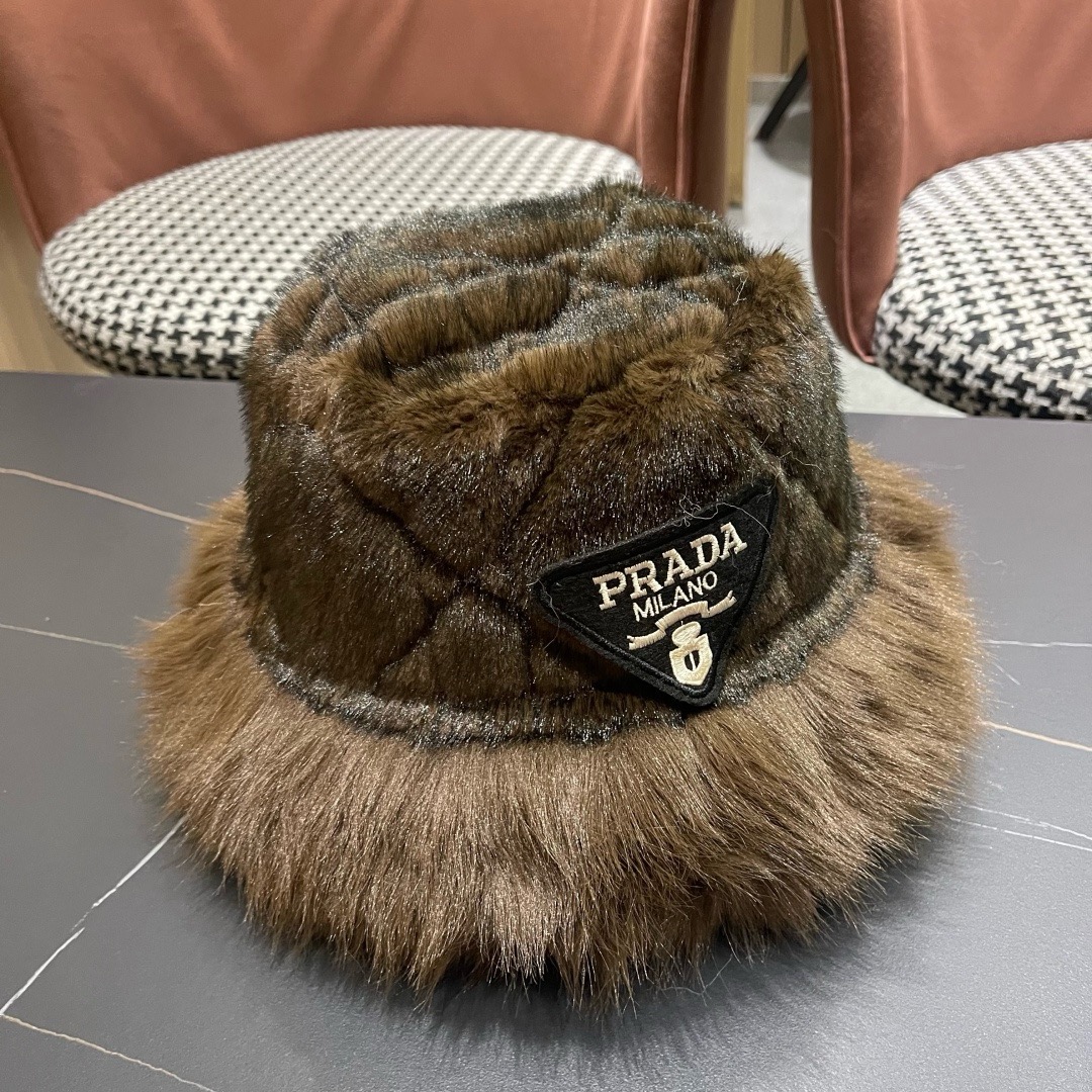 【PRADA普拉达】2025秋冬韩版毛绒渔夫帽🌈 超舒服材质、简约设计经典百搭休闲～