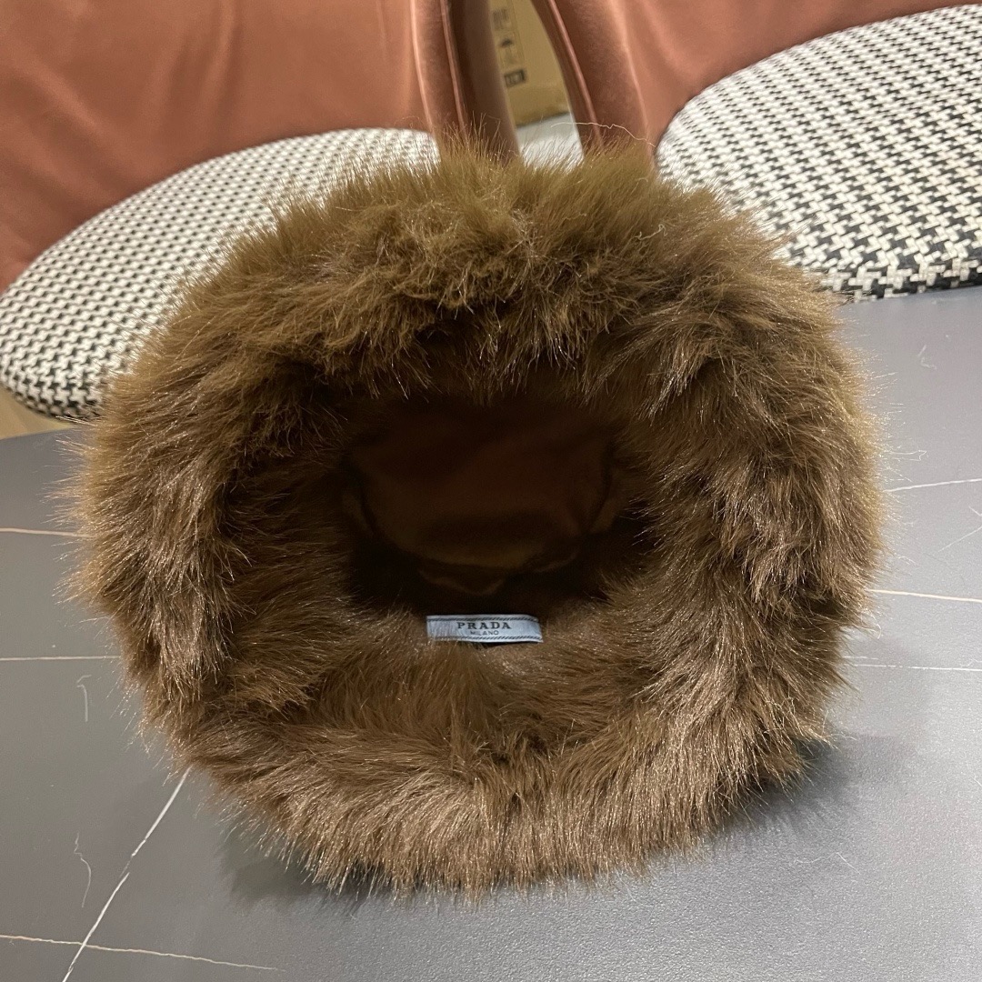 【PRADA普拉达】2025秋冬韩版毛绒渔夫帽🌈 超舒服材质、简约设计经典百搭休闲～