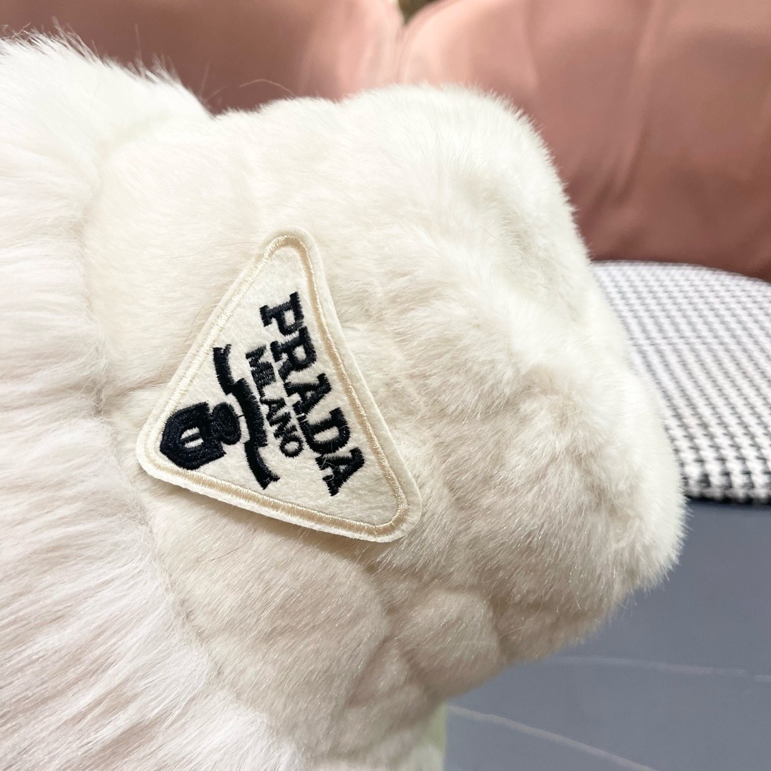 【PRADA普拉达】2025秋冬韩版毛绒渔夫帽🌈 超舒服材质、简约设计经典百搭休闲～