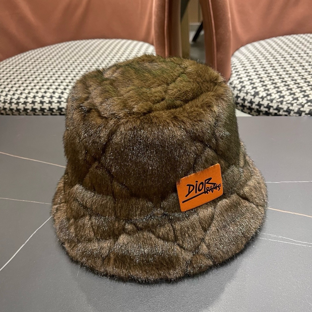 DIOR迪奥2025冬款毛绒绒水桶帽女秋冬季保暖显脸小时尚毛绒渔夫帽子潮