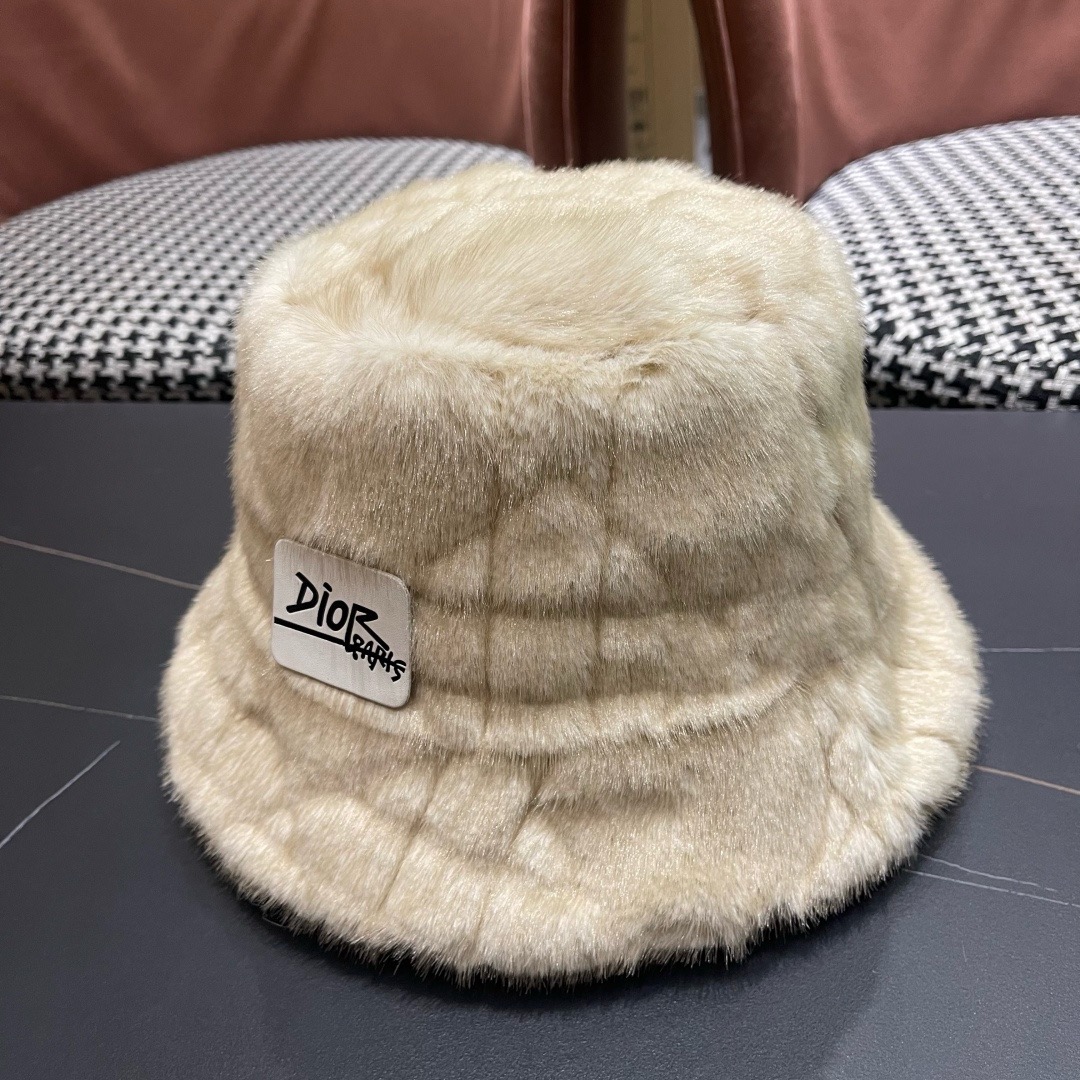 DIOR迪奥2025冬款毛绒绒水桶帽女秋冬季保暖显脸小时尚毛绒渔夫帽子潮
