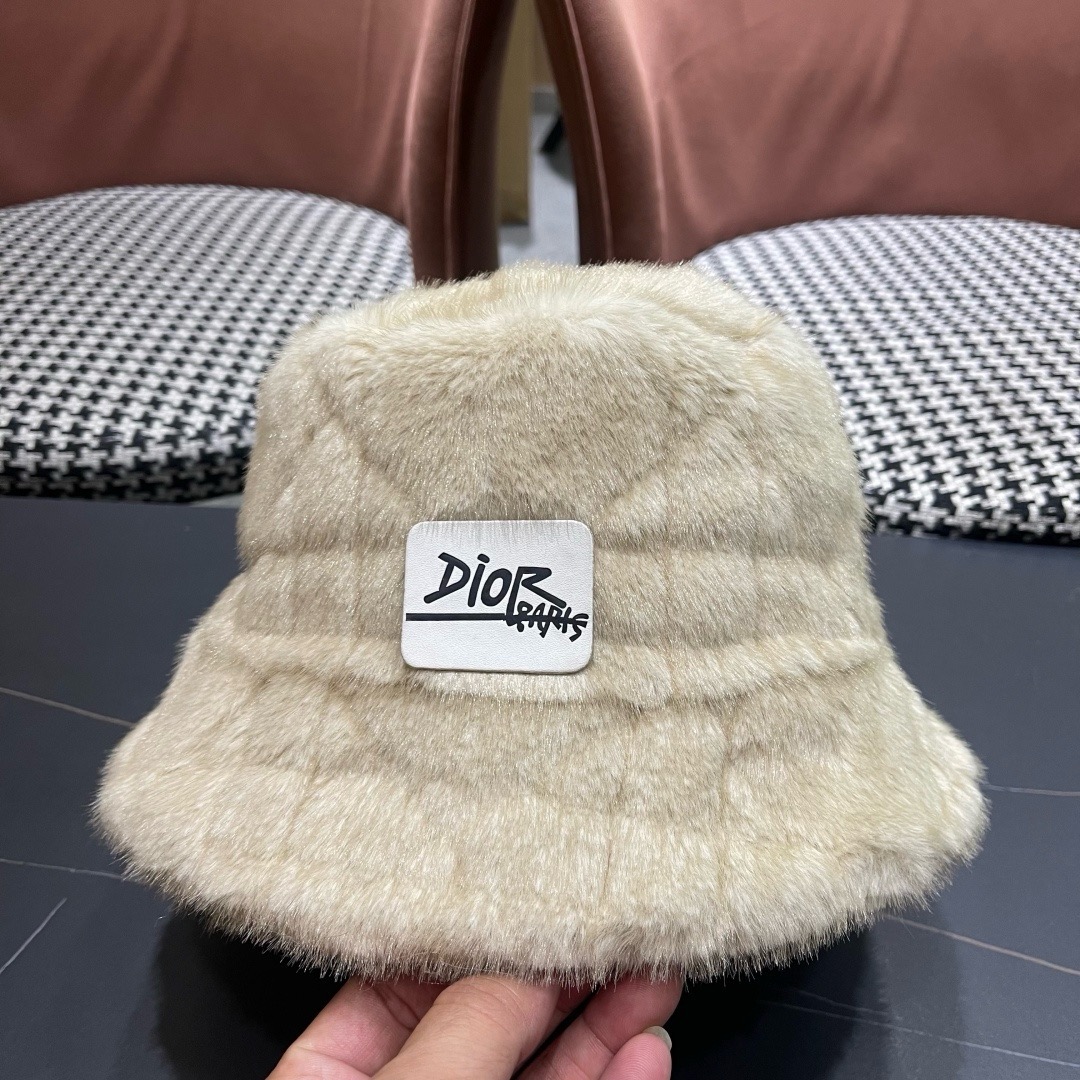 DIOR迪奥2025冬款毛绒绒水桶帽女秋冬季保暖显脸小时尚毛绒渔夫帽子潮