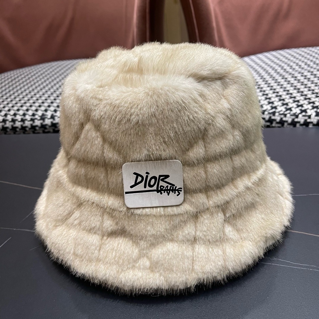 DIOR迪奥2025冬款毛绒绒水桶帽女秋冬季保暖显脸小时尚毛绒渔夫帽子潮