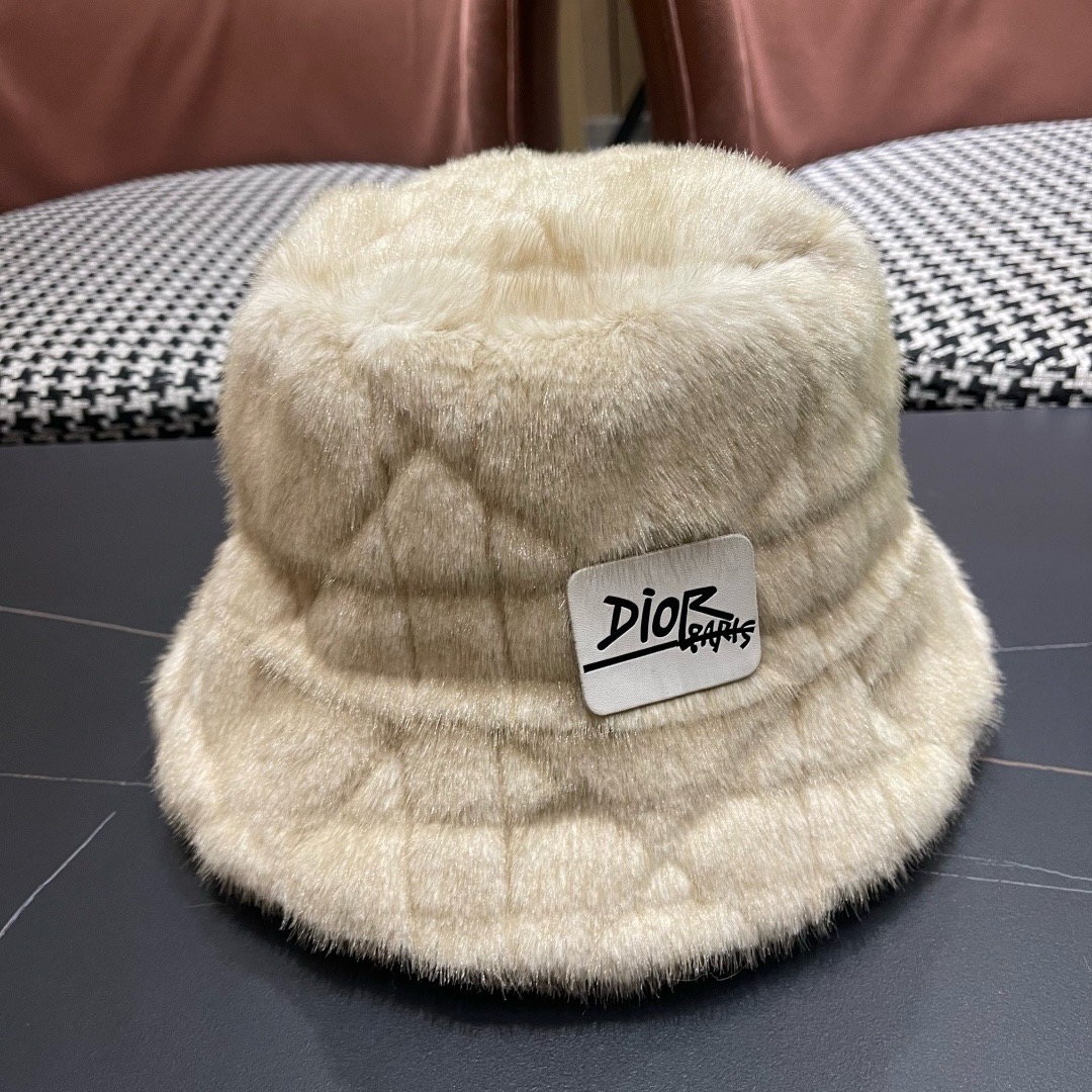 DIOR迪奥2025冬款毛绒绒水桶帽女秋冬季保暖显脸小时尚毛绒渔夫帽子潮