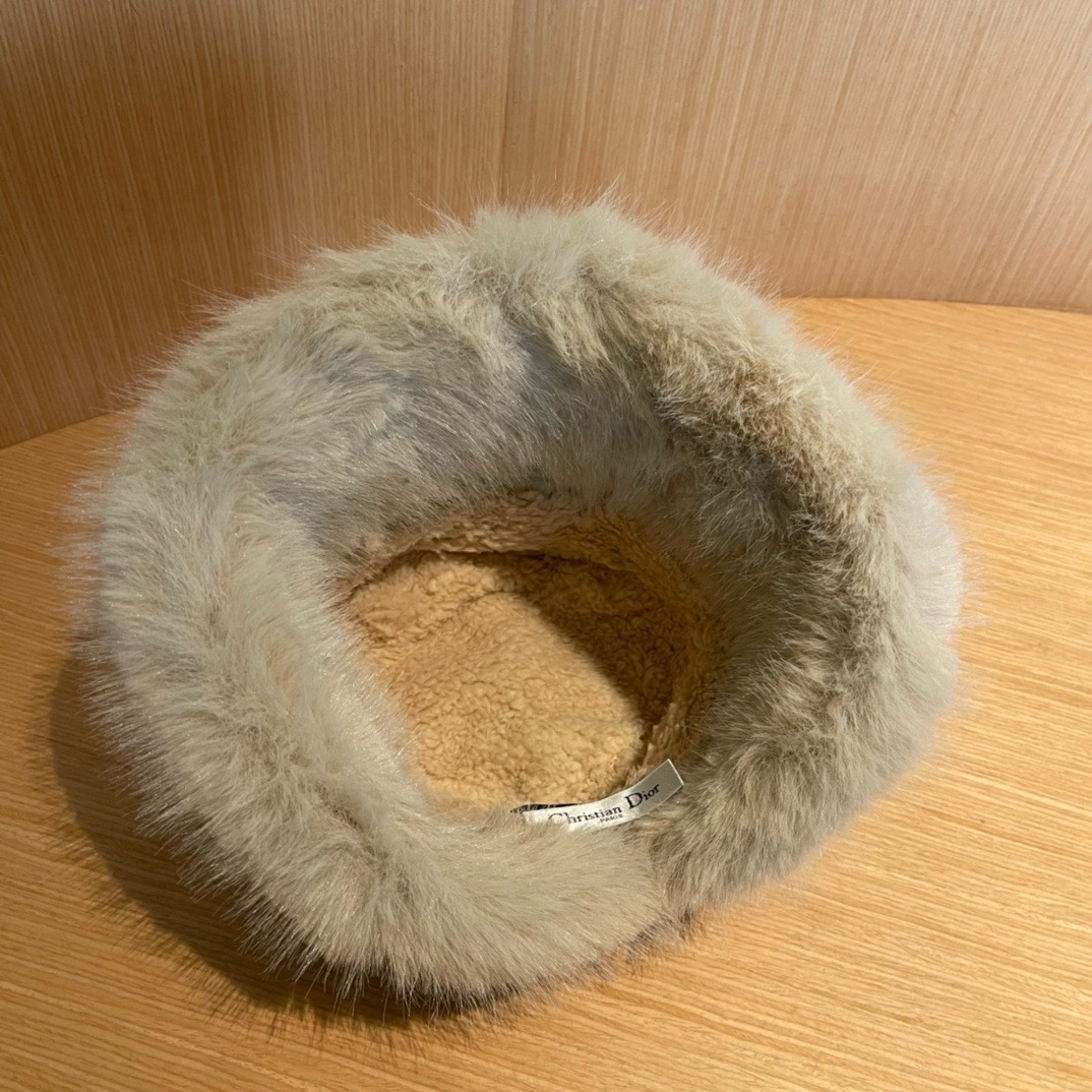 迪奥DIOR 帽子女秋冬不规则豹纹保暖护耳显脸小水桶帽韩版百搭加厚毛绒渔夫帽潮