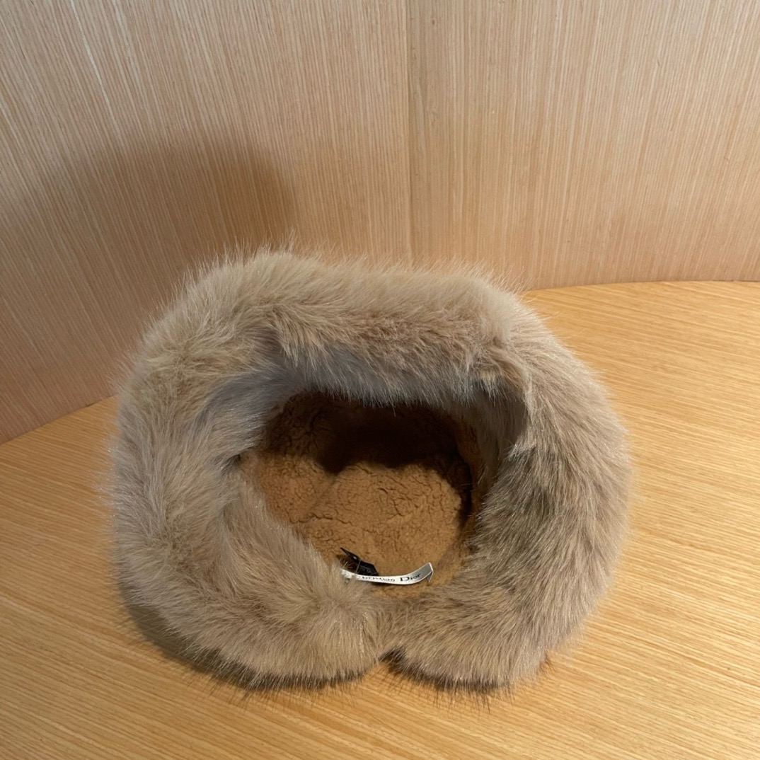 迪奥DIOR 帽子女秋冬不规则豹纹保暖护耳显脸小水桶帽韩版百搭加厚毛绒渔夫帽潮