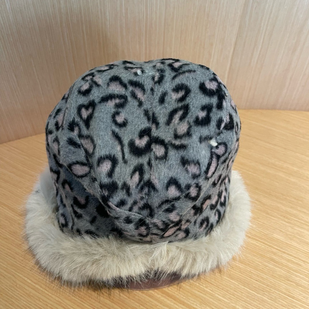 迪奥DIOR 帽子女秋冬不规则豹纹保暖护耳显脸小水桶帽韩版百搭加厚毛绒渔夫帽潮