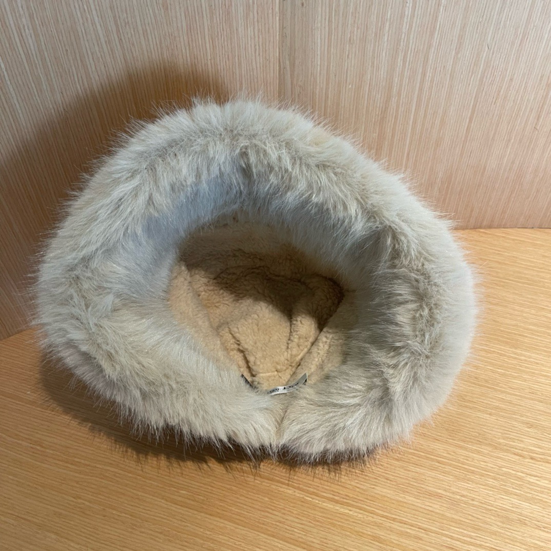 迪奥DIOR 帽子女秋冬不规则豹纹保暖护耳显脸小水桶帽韩版百搭加厚毛绒渔夫帽潮