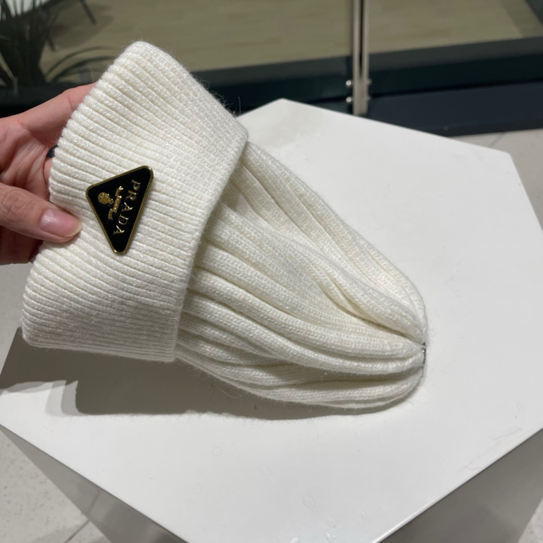 🧢普拉达PRADA👒 秋冬专柜针织毛线帽，超火爆💖质感一流，出街超好搭配！减龄神器