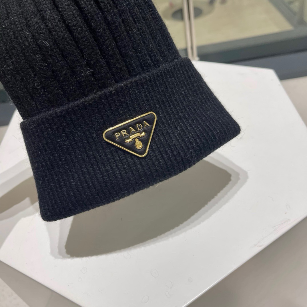 🧢普拉达PRADA👒 秋冬专柜针织毛线帽，超火爆💖质感一流，出街超好搭配！减龄神器
