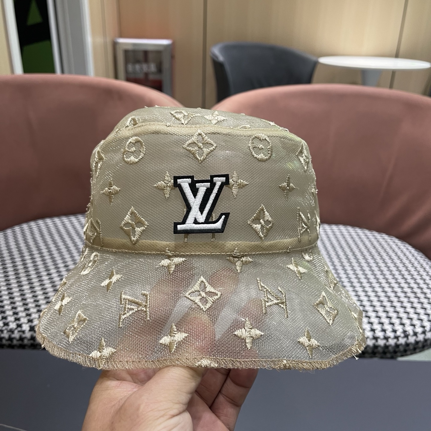 LV路易威登 蕾丝遮帽天帽子春夏薄款时尚女帽勾花夫帽时尚