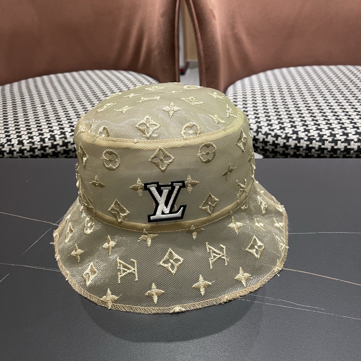 LV路易威登 蕾丝遮帽天帽子春夏薄款时尚女帽勾花夫帽时尚
