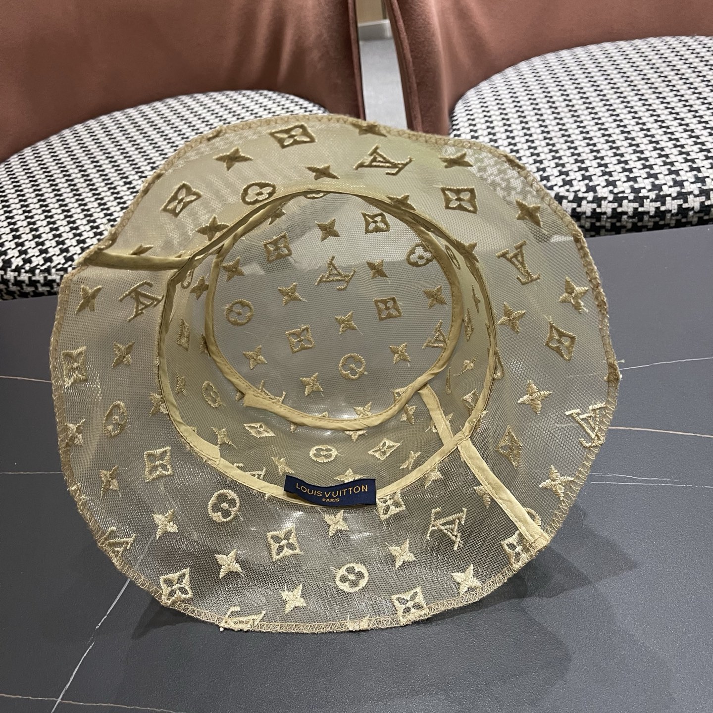 LV路易威登 蕾丝遮帽天帽子春夏薄款时尚女帽勾花夫帽时尚