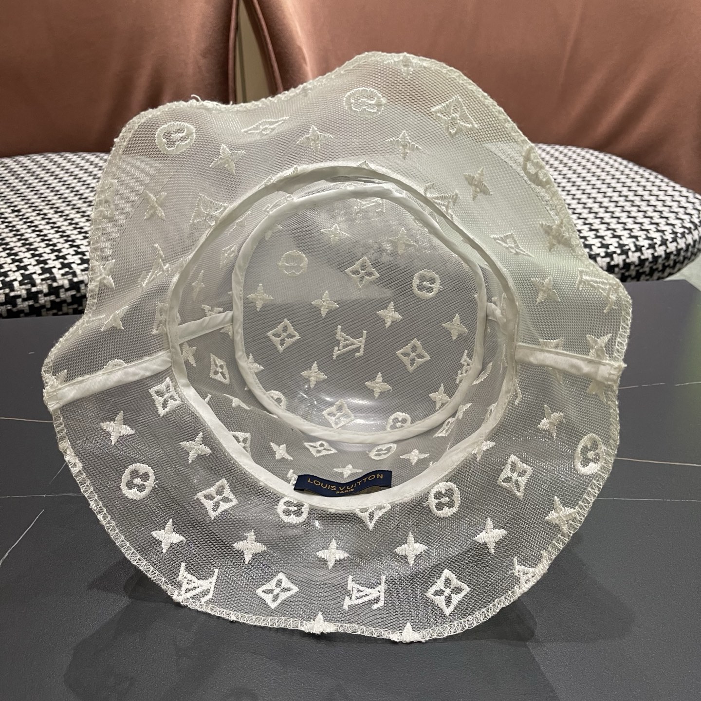 LV路易威登 蕾丝遮帽天帽子春夏薄款时尚女帽勾花夫帽时尚