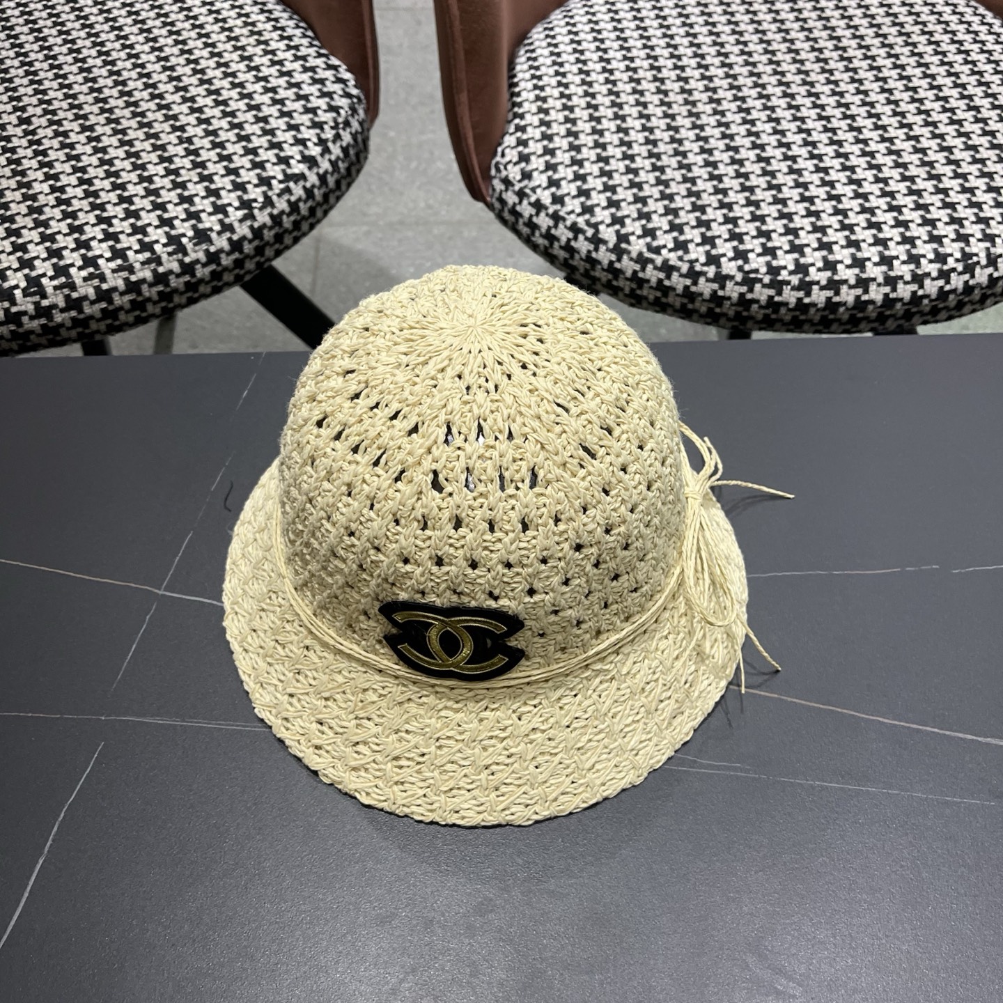 香奈儿CHANEL 渔夫帽女夏遮阳防晒草编日系透气镂空针织盆帽网红同款帽子 