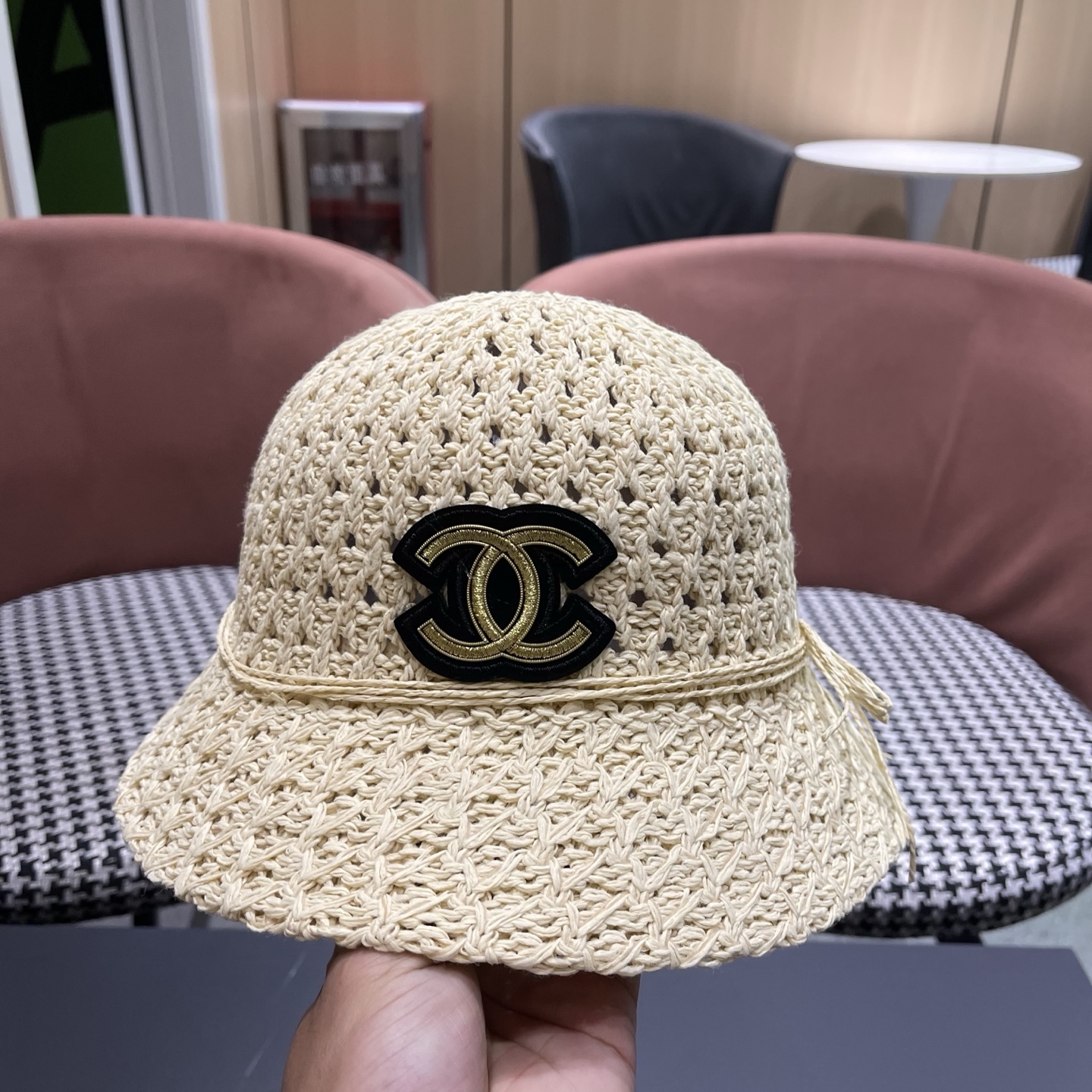 香奈儿CHANEL 渔夫帽女夏遮阳防晒草编日系透气镂空针织盆帽网红同款帽子 