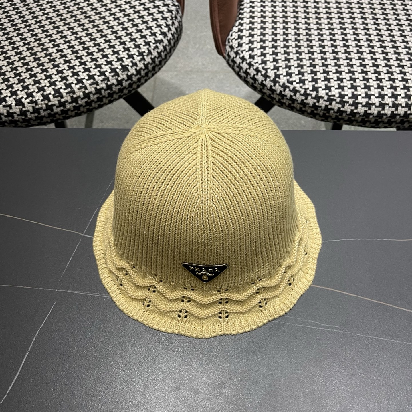 Prada普拉达 日系个性镂空水桶帽子女洋气波浪帽檐休闲百搭出游遮阳盆帽 