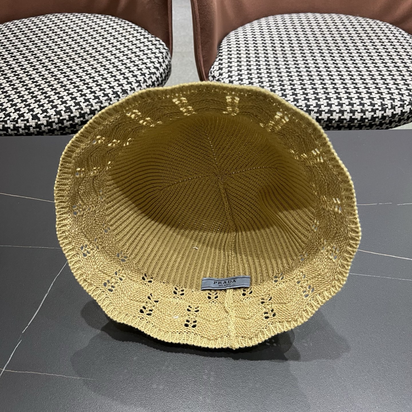 Prada普拉达 日系个性镂空水桶帽子女洋气波浪帽檐休闲百搭出游遮阳盆帽 