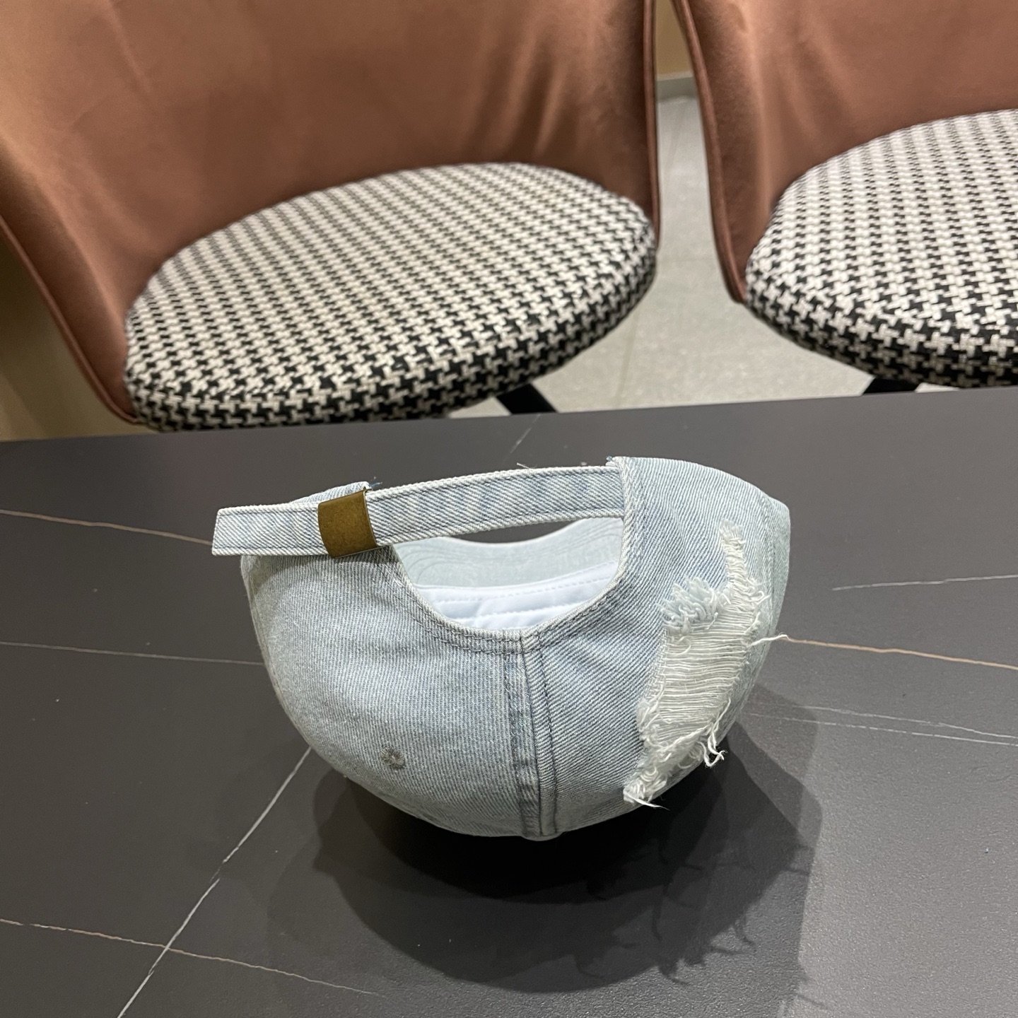 Gucci古奇新款甜辣风复古美式水洗牛仔黑色浅蓝磨破 薄款软顶弯檐棒球帽