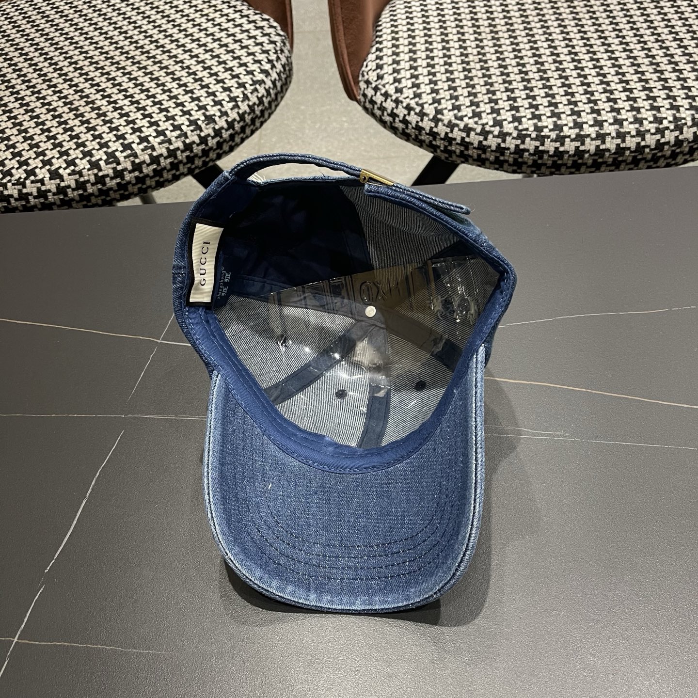 Gucci古奇新款甜辣风复古美式水洗牛仔黑色浅蓝磨破 薄款软顶弯檐棒球帽