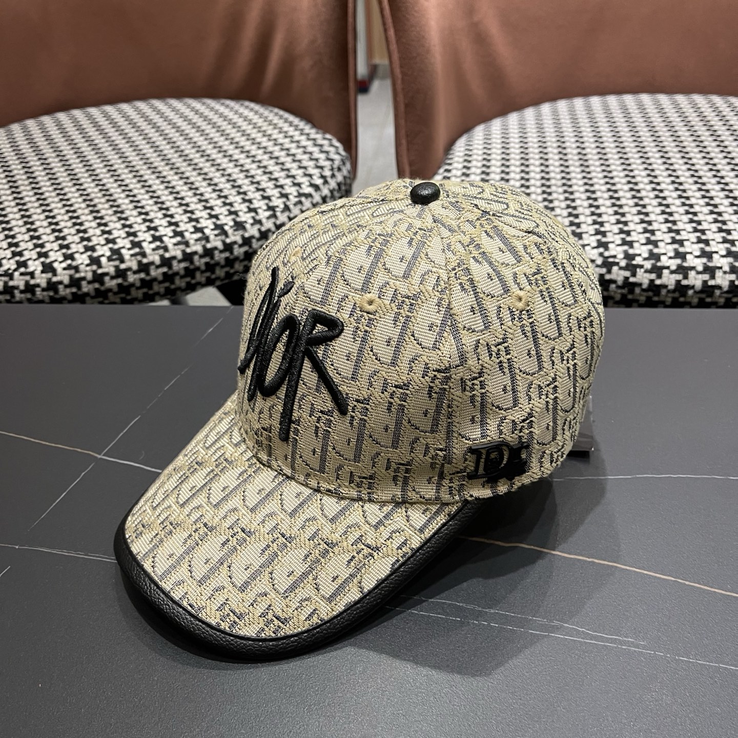 迪奥Dior 新款满印字母帽子男女春款鸭舌帽显脸小硬顶棒球帽户外休闲遮阳帽