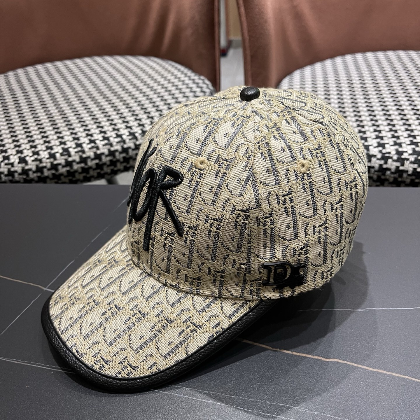 迪奥Dior 新款满印字母帽子男女春款鸭舌帽显脸小硬顶棒球帽户外休闲遮阳帽