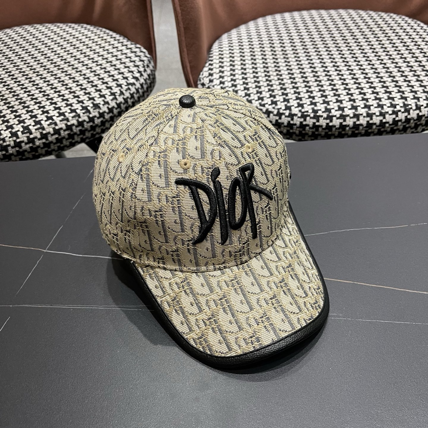 迪奥Dior 新款满印字母帽子男女春款鸭舌帽显脸小硬顶棒球帽户外休闲遮阳帽